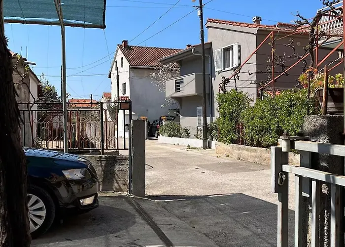 Апартаменты With Parking Space - 24593 *